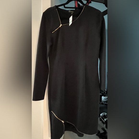 Trendy black zippered scuba dress - Picture 1 of 6